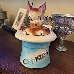 Vintage bunny cookie jar